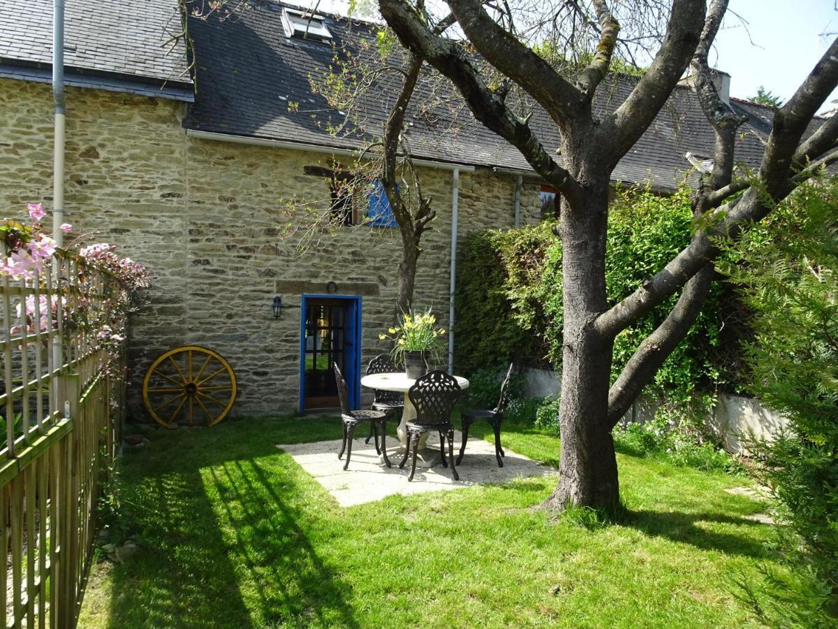 La Porcherie Villa Hellean Exterior foto